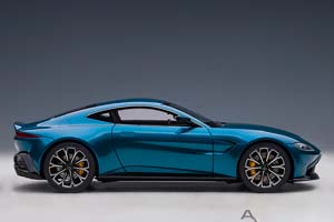 ASTON MARTIN VANTAGE 2019 BLUE — фото 15