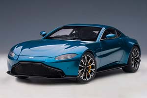 ASTON MARTIN VANTAGE 2019 BLUE — фото 11