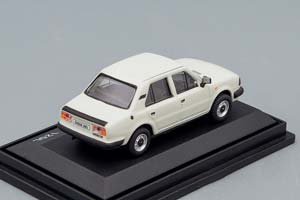 SKODA 120L 1984 BILA LEDOVA WHITE / SKODA 120L 1984 ЛЕДОВА БЕЛЫЙ ШАР — фото 2