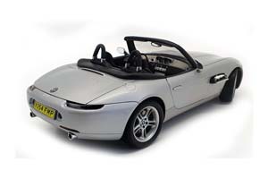 BMW Z8 ROADSTER E52 JAMES BOND 007 «THE WORLD IS NOT ENOUGH (W/WEAPONS) 1999 СЕРЕБРИСТЫЙ — фото 2