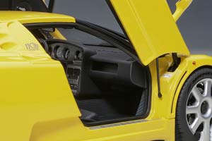 BUGATTI EB110 SS YELLOW — фото 5