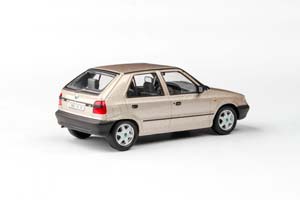 SKODA FELICIA 1994 CHAMPAGNE METALIZA SILVER / ШКОДА ФЕЛИЦИЯ 1994 ШАМПАНСКОЕ МЕТАЛИЗА СЕРЕБРО — фото 2