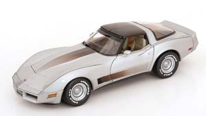 CHEVROLET CORVETTE 1982 SILVER BLACK