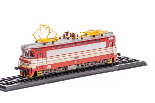 ELECTRIC LOCOMOTIVE CLASS 230 059-8 / ЭЛЕКТРОВОЗ КЛАСС 230 059-8 1966 (ДЛИНА МОДЕЛИ 18 СМ) — фото 3