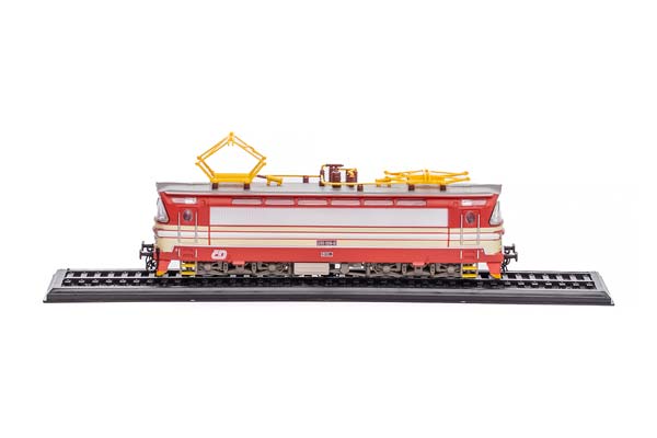 ELECTRIC LOCOMOTIVE CLASS 230 059-8 / ЭЛЕКТРОВОЗ КЛАСС 230 059-8 1966 (ДЛИНА МОДЕЛИ 18 СМ) — фото 6