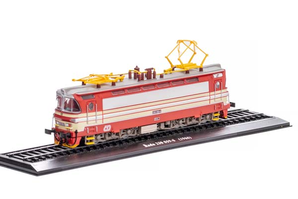 ELECTRIC LOCOMOTIVE CLASS 230 059-8 / ЭЛЕКТРОВОЗ КЛАСС 230 059-8 1966 (ДЛИНА МОДЕЛИ 18 СМ)