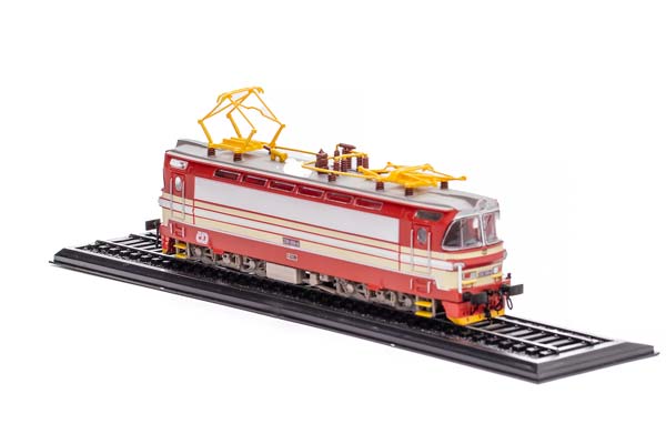 ELECTRIC LOCOMOTIVE CLASS 230 059-8 / ЭЛЕКТРОВОЗ КЛАСС 230 059-8 1966 (ДЛИНА МОДЕЛИ 18 СМ) — фото 2