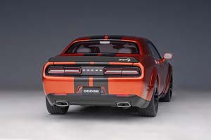 DODGE CHALLENGER SRT HELLCAT WIDEBODY 2018 GO MANGO/DUAL GUNMETAL CENTER STRIPES — фото 13