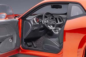DODGE CHALLENGER SRT HELLCAT WIDEBODY 2018 GO MANGO/DUAL GUNMETAL CENTER STRIPES — фото 4
