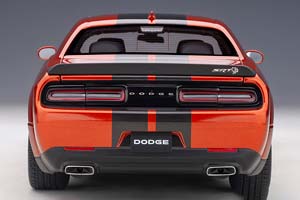 DODGE CHALLENGER SRT HELLCAT WIDEBODY 2018 GO MANGO/DUAL GUNMETAL CENTER STRIPES — фото 9