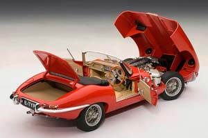 JAGUAR E-TYPE ROADSTER SERIES 1 3.8 RED WITH METAL WIRE-SPOKE WHEELS — фото 12