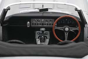 JAGUAR E-TYPE SERIES 1 3.8 ROADSTER SILVER — фото 17