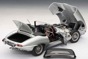 JAGUAR E-TYPE SERIES 1 3.8 ROADSTER SILVER — фото 8