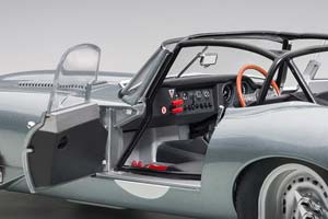 JAGUAR LIGHTWEIGHT E-TYPE 2015 SILVER — фото 4