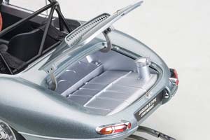 JAGUAR LIGHTWEIGHT E-TYPE 2015 SILVER — фото 7