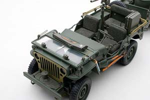 WILLYS JEEP 1943 С ПРИЦЕПОМ (АКСЕССУАРЫ В КОМЛЕКТЕ: ПУЛЕМЕТ, ЯЩИК ЗИП, БОЧКА, РАДИОСТАНЦИЯ) ХАКИ — фото 21