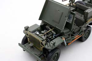 WILLYS JEEP 1943 С ПРИЦЕПОМ (АКСЕССУАРЫ В КОМЛЕКТЕ: ПУЛЕМЕТ, ЯЩИК ЗИП, БОЧКА, РАДИОСТАНЦИЯ) ХАКИ — фото 23