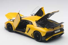 LAMBORGHINI AVENTADOR LP750-4 SV 2015 YELLOW — фото 13