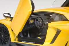 LAMBORGHINI AVENTADOR LP750-4 SV 2015 YELLOW — фото 14