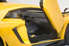 LAMBORGHINI AVENTADOR LP750-4 SV 2015 YELLOW — фото 15
