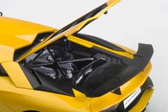 LAMBORGHINI AVENTADOR LP750-4 SV 2015 YELLOW — фото 11