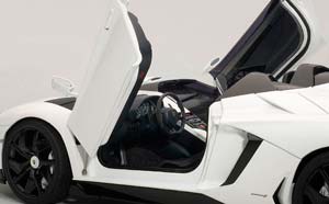LAMBORGHINI AVENTADOR J 2012 WHITE — фото 16