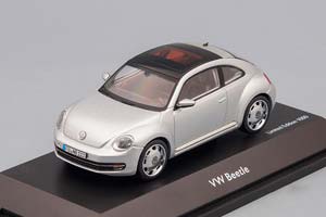 VW VOLKSWAGEN BEETLE COUPE (НОВЫЙ КУЗОВ) 2011 REFLEXSILVER — фото 4