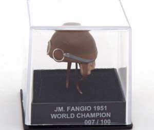 МОДЕЛЬ ШЛЕМА ALFA ROMEO HELM WORLD CHAMPION 1951 — фото 3