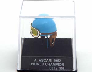 МОДЕЛЬ ШЛЕМА FERRARI HELM WORLD CHAMPION 1952 — фото 3