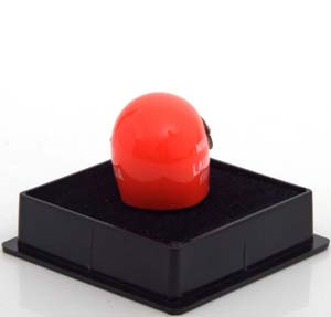 МОДЕЛЬ ШЛЕМА FERRARI HELM WORLD CHAMPION 1975 — фото 2