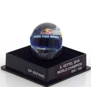МОДЕЛЬ ШЛЕМА RED BULL HELM WORLD CHAMPION 2010