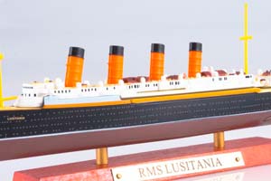SHIP БРИТАНСКИЙ ТРАНСАТЛАНТИЧЕСКИЙ ЛАЙНЕР RMS "LUSITANIA" 1906 (МОДЕЛЬ 25СМ) — фото 7