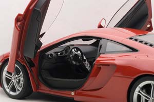 MCLAREN MP4-12C 2012 RED METALLIC — фото 3