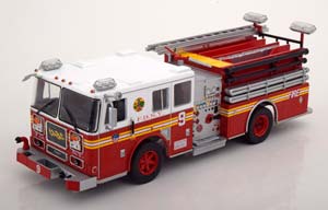 SEAGRAVE FDNY FIRE ENGINE NEW YORK RED WHITE IN BLISTER / СИГРАВЕ ФДНЙ ПОЖАРНАЯ ЕНГИНЕ НЕВ ЙОРК КРАСНЫЙ БЕЛЫЙ БЛИСТЕР