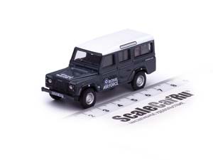 LAND ROVER DEFENDER STATION WAGON RAF СИНИЙ — фото 14