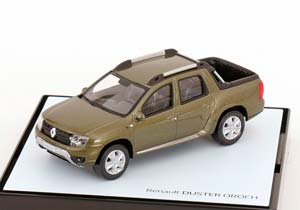 RENAULT DUSTER OROCH 2015 DARK GREEN METALLIC