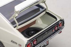 NISSAN SKYLINE 2000GT-R KPGC110 WHITE — фото 6