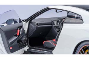 NISSAN GT-R (R35) NISMO SPECIAL EDITION 2022 WHITE BLACK — фото 4