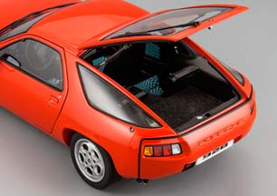 PORSCHE 928 1977 RED — фото 12