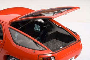 PORSCHE 928 1977 RED — фото 6