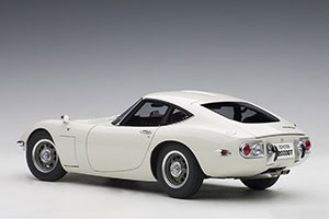 TOYOTA 2000 GT COUPE 1965 WHITE — фото 2