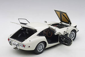 TOYOTA 2000 GT COUPE 1965 WHITE/WIRE SPOKE WHEELS / TOYOTA 2000 GT КУПЕ 1965 БЕЛЫЕ / ПРОВОЛОЧНЫЕ СПИЦЕВЫЕ КОЛЕСА — фото 4