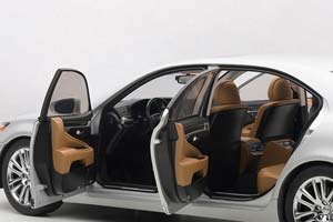 LEXUS LS600HL 2013 СЕРЕБРИСТЫЙ — фото 4