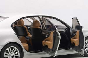 LEXUS LS600HL 2013 СЕРЕБРИСТЫЙ — фото 5