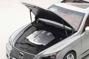 LEXUS LS600HL 2013 СЕРЕБРИСТЫЙ — фото 6