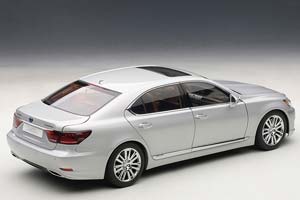 LEXUS LS600HL 2013 СЕРЕБРИСТЫЙ — фото 2