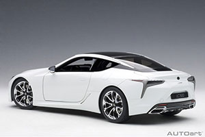 LEXUS LC500 2017 METALLIC WHITE — фото 2