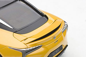 LEXUS LC500 2017 METALLIC YELLOW — фото 12