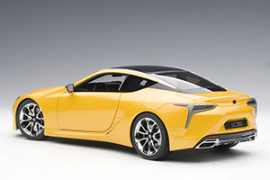 LEXUS LC500 2017 METALLIC YELLOW — фото 2
