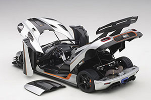 KOENIGSEGG ONE: 1 2014 GRAY WITH CARBON FINISH AND ORANGE — фото 3